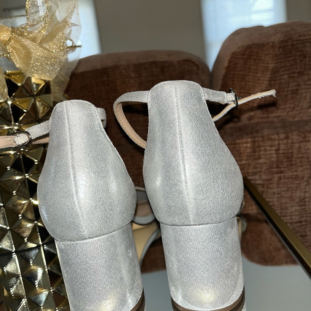 Elegant Silver Women's Sandals - Picture 3 of 6